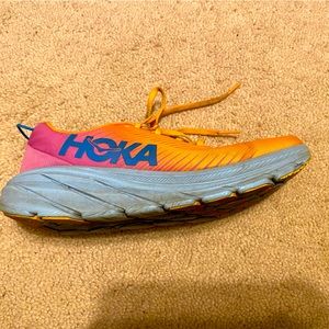 Women’s Homs running shoe 7.5